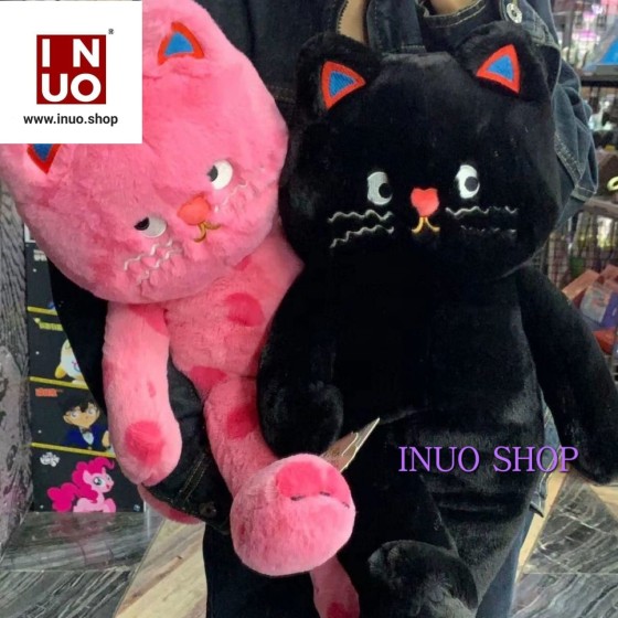 柔软毛绒猫枕